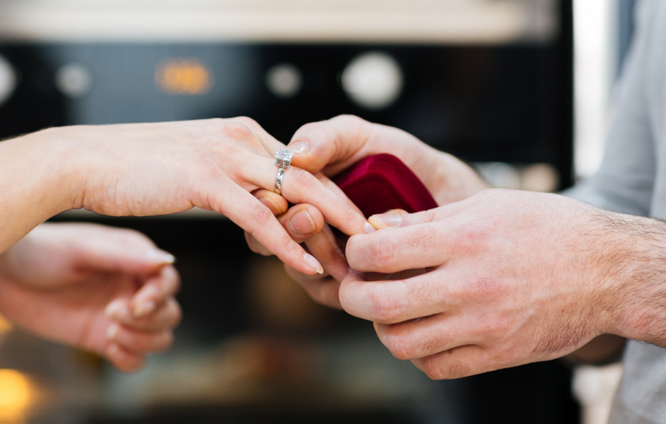 How to pick an engagement ring